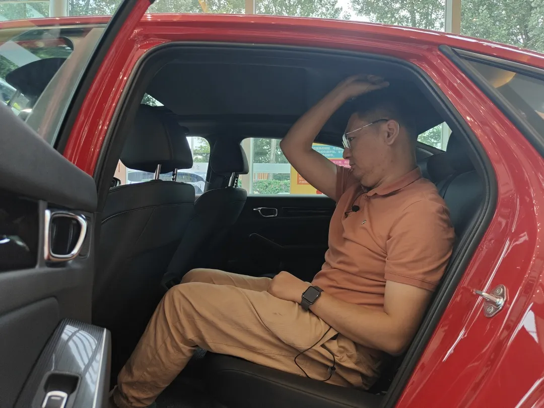 探店第十一代思域：外形变大叔，内里仍汹涌