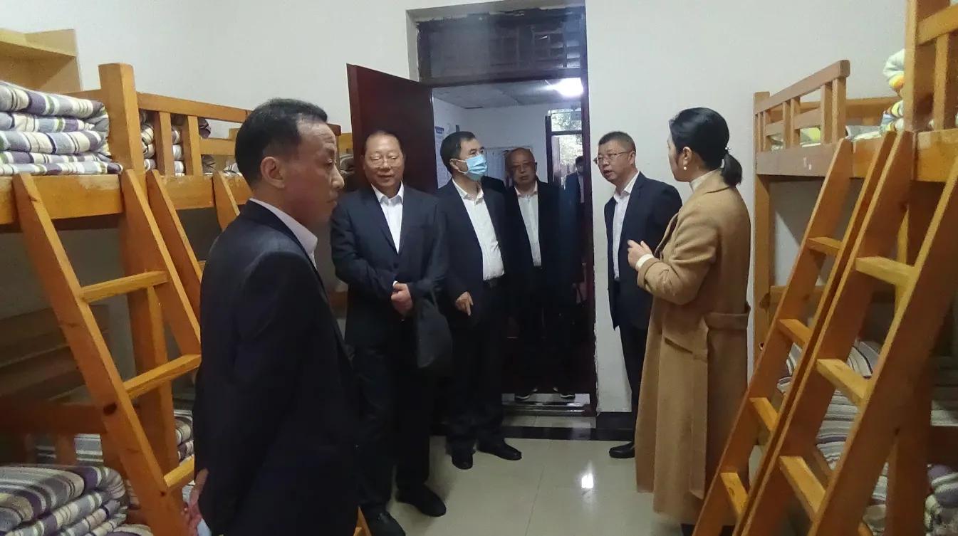 校际交流促发展 共话教育谱新篇