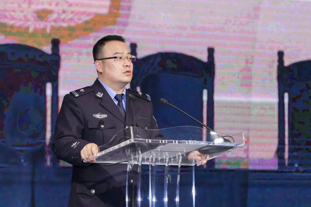 何为“邹碧华式的好法官、好干部”？24位上海法院人这样传承“燃灯者”精神