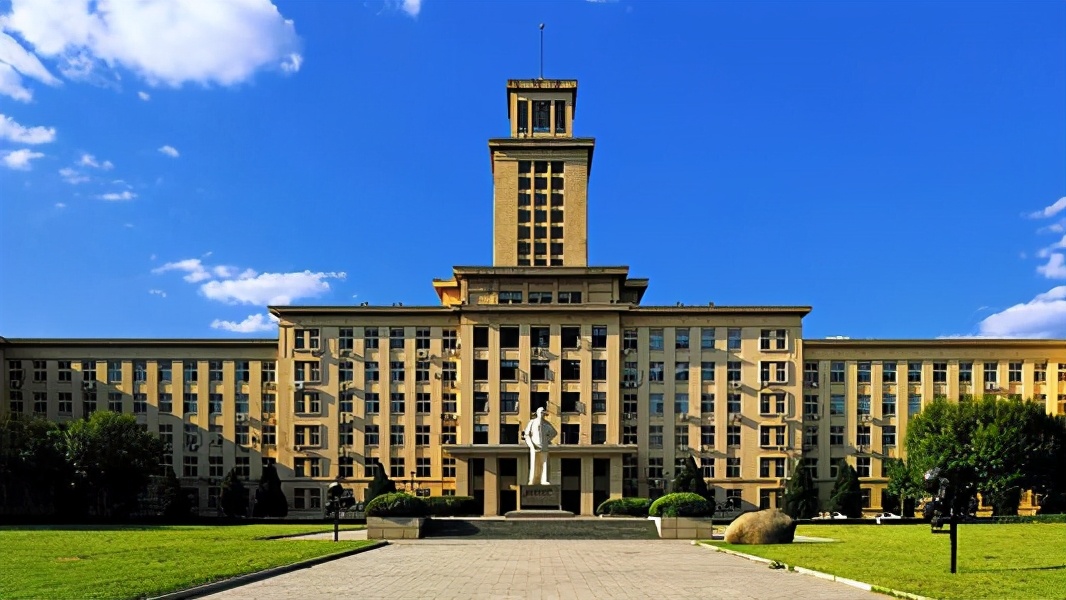 天津有所“双一流”高校，曾因是二本被他人低估，如今强势逆袭