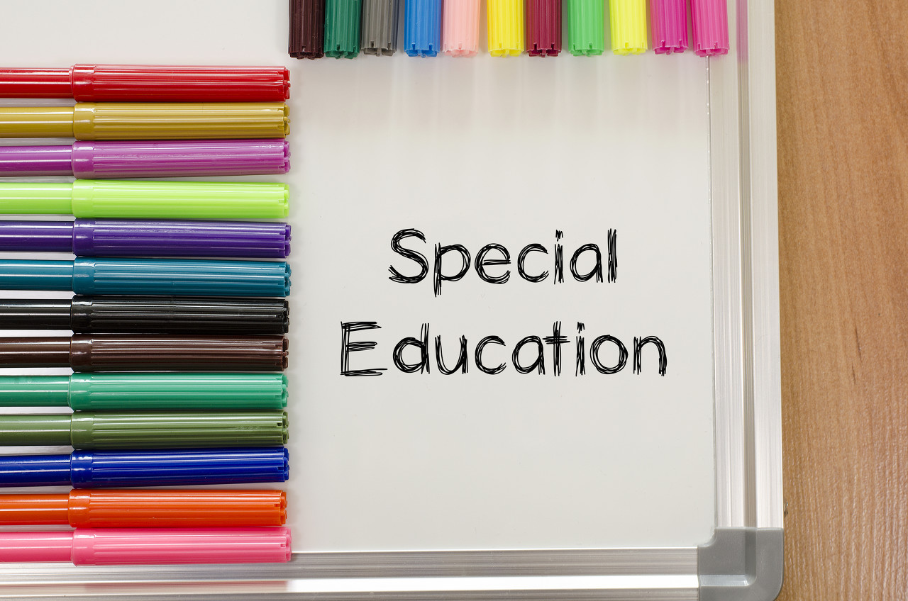 开学8天被学校“劝退”，哪所学校能成特殊儿童“容身之所”？