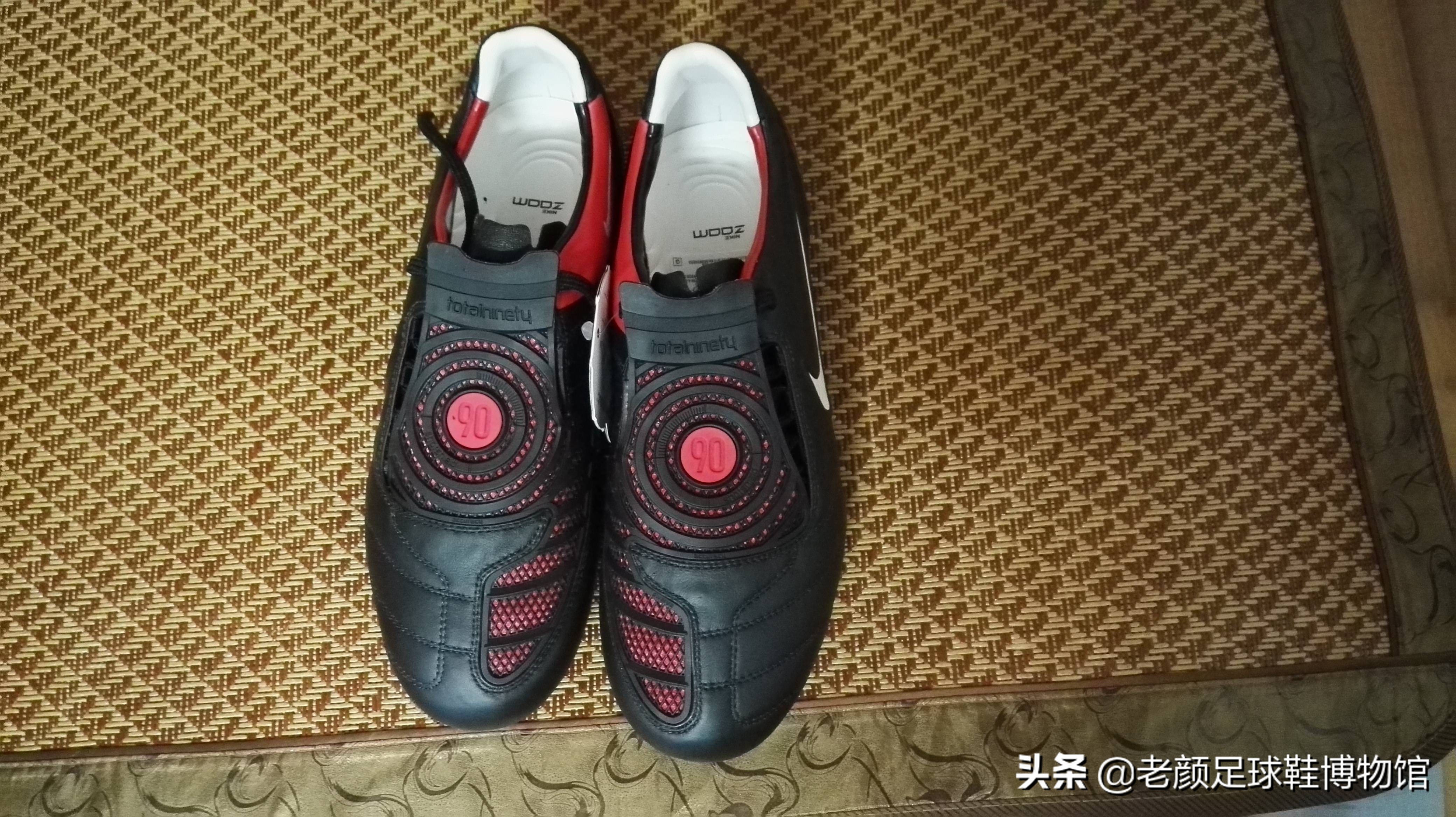 腳寬足球鞋買什么（工欲善其事必先利其器，不踢球你永遠(yuǎn)無法理解足球鞋對(duì)球員多重要）