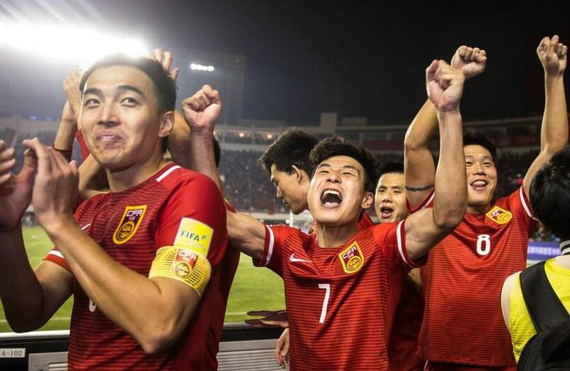 世界杯中国队那年出线(伟大的2-0！国足时隔15年终于出线，46000名中国球迷疯狂庆祝)