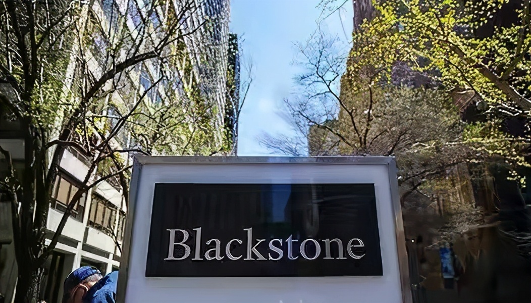 潘石屹夫妻俩走的“路子”，连曹德旺都看不清