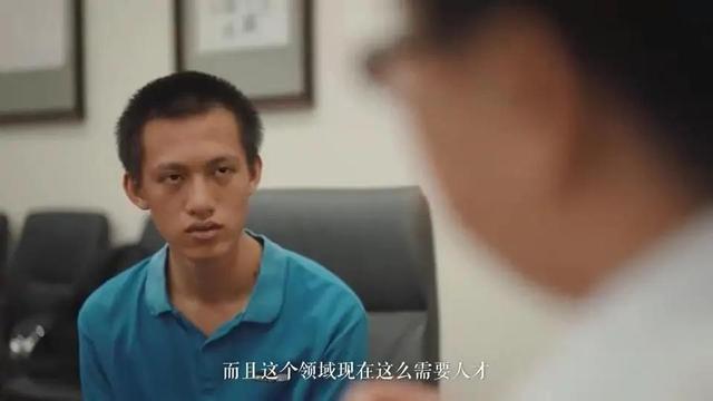 高考取得满分900分！海南学霸选择到清华就读，网友却吵翻了？