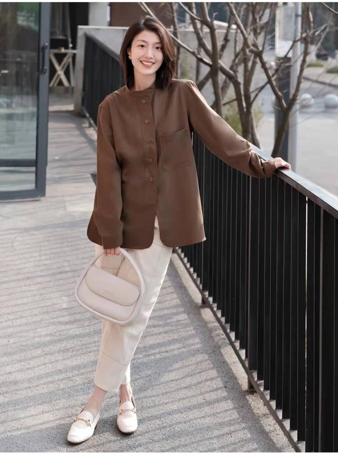 白色乐福鞋怎么搭配衣服(白色乐福鞋的秋冬搭配8例)