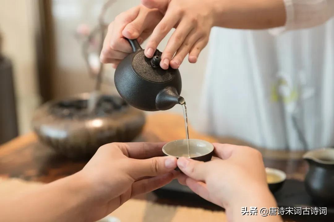 煮一壶热茶，温暖寒冬