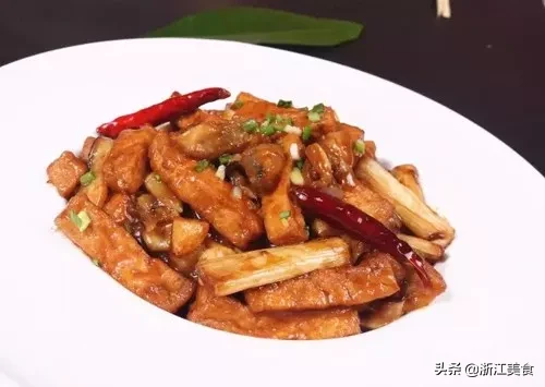 偷吃豆腐怎么做（分享特色家常菜偷吃豆腐的制作教程）