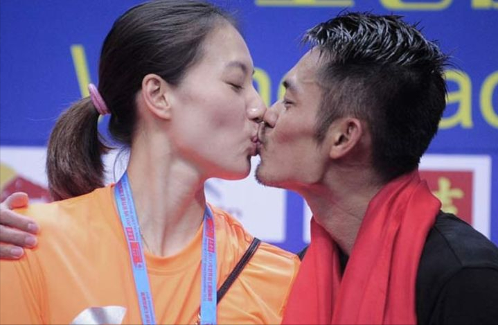 林丹封神之战(林丹:因"忘拉窗帘"事件名誉扫地,跌落的口碑到底是回不