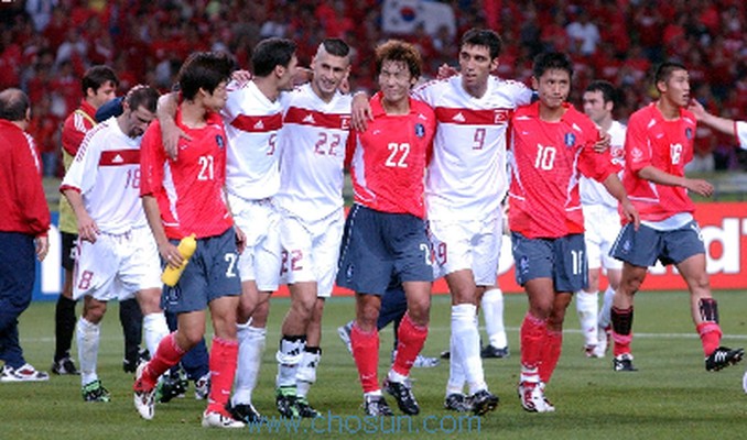 2001年韩国世界杯（「连载」时光机中的老照片，那些关于韩国足球曾经的记忆③）