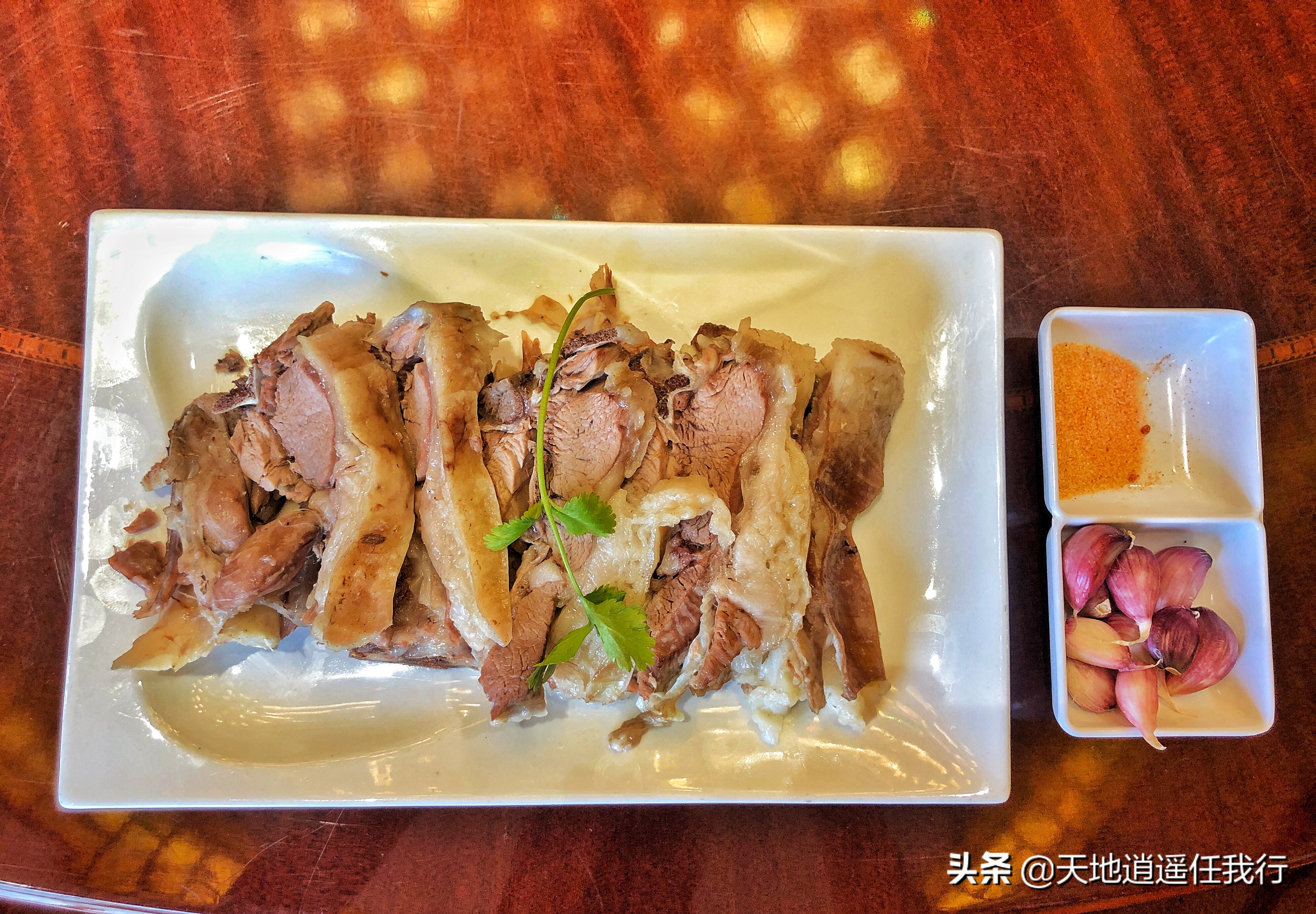 临夏美食 手抓 爆炒鸡 发子面肠 炕锅洋芋 酿皮 糖油糕 盖碗