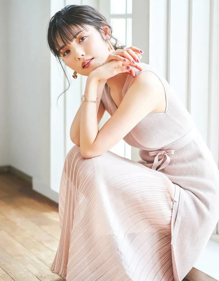 日本清纯美女的造型穿搭,堪称调和高手