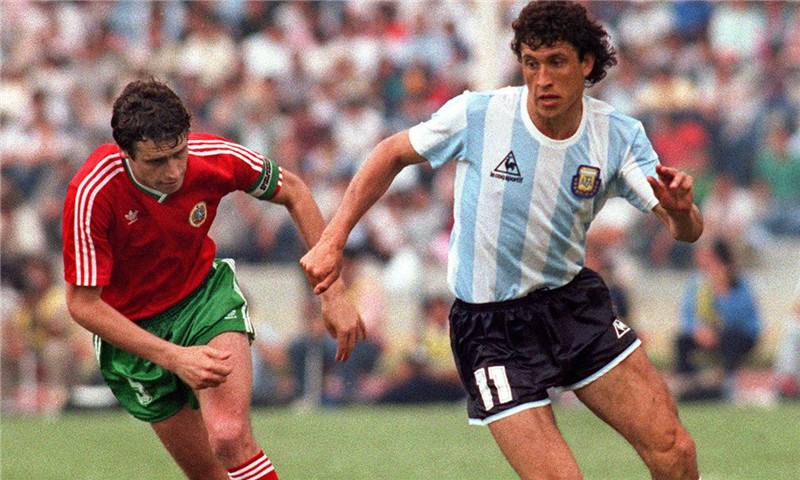 86年世界杯阿根廷阵容（阿根廷前锋金字塔：阿奎罗仅3档，巴蒂2档，两代球王联手制霸1档）
