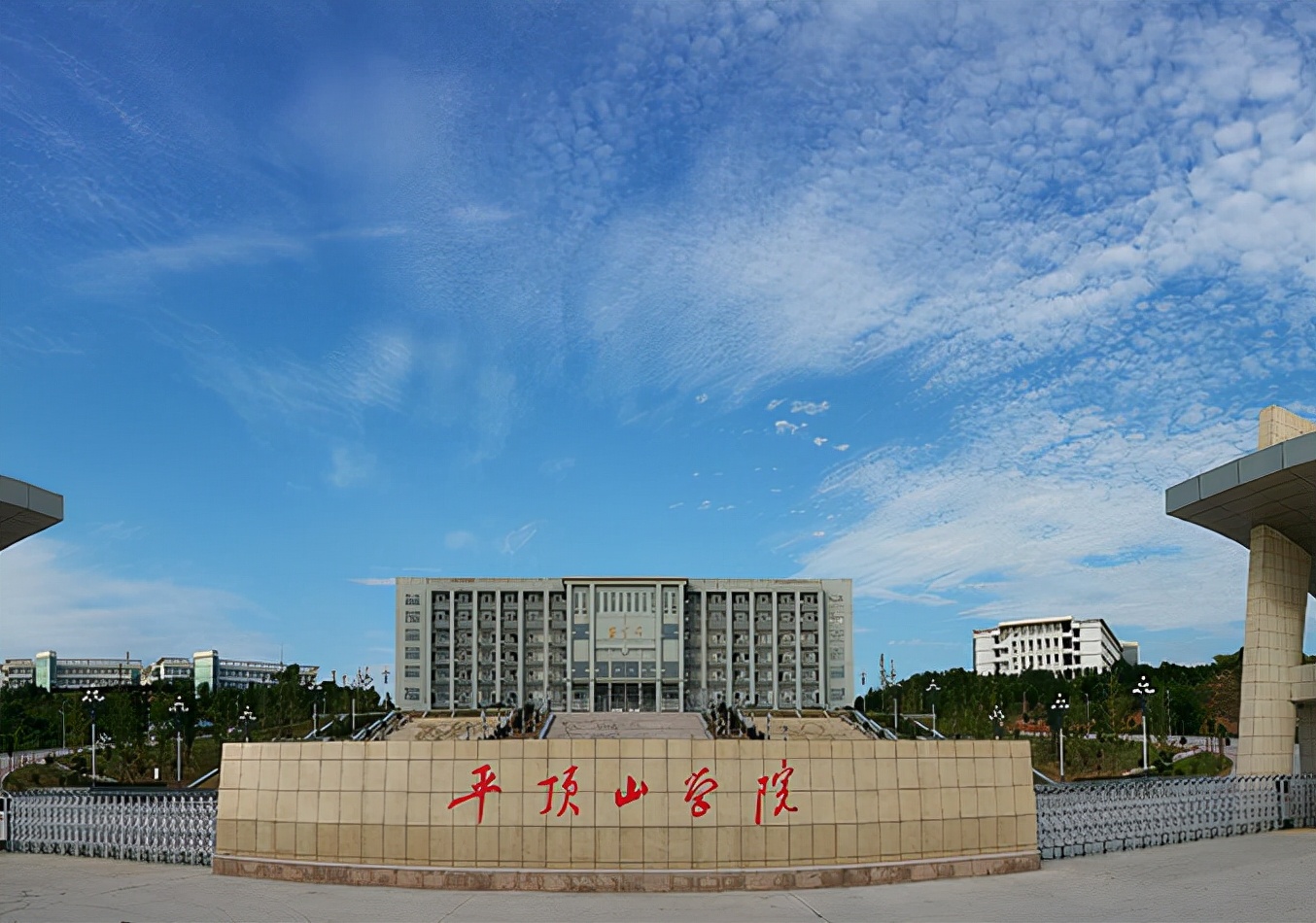 大学寝室开设“书院制”，男女混住让女生家长担心，校方给出解释