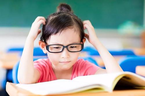 那个宁可贷款读哈佛，也要拒绝保送北大的农村女孩，如今咋样了？