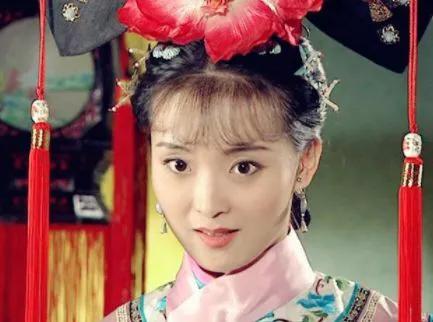 嫁入的豪門王豔,跪著給婆婆洗腳,親生兒子罵他是豬頭