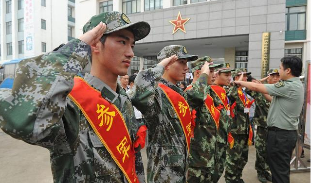在校大学生当兵的利弊（专科生毕业后）