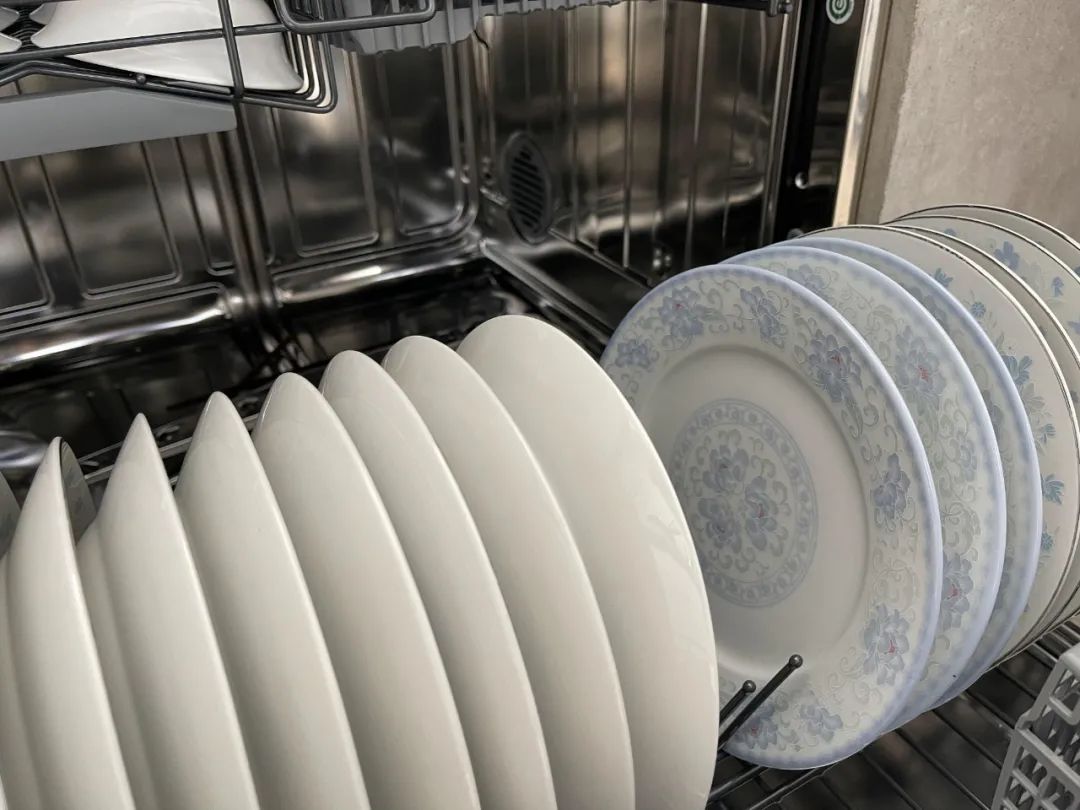 拆解一台近三万的高端洗碗机，来看看内部有何不同