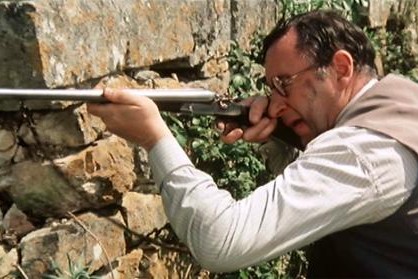 法国电影《老枪》，拿手术刀的医生举起了复仇的枪