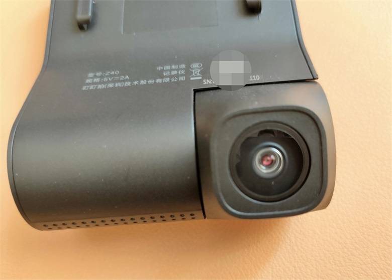 装上盯盯拍Z40 行车记录仪，给爱车一个安全保障护航
