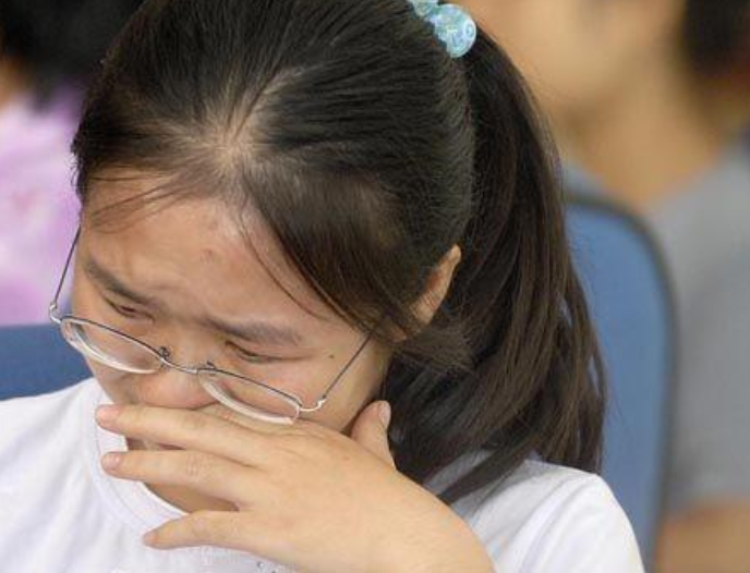 寒门难出贵子？高考状元“家庭背景”曝光，家庭实力讽刺又现实