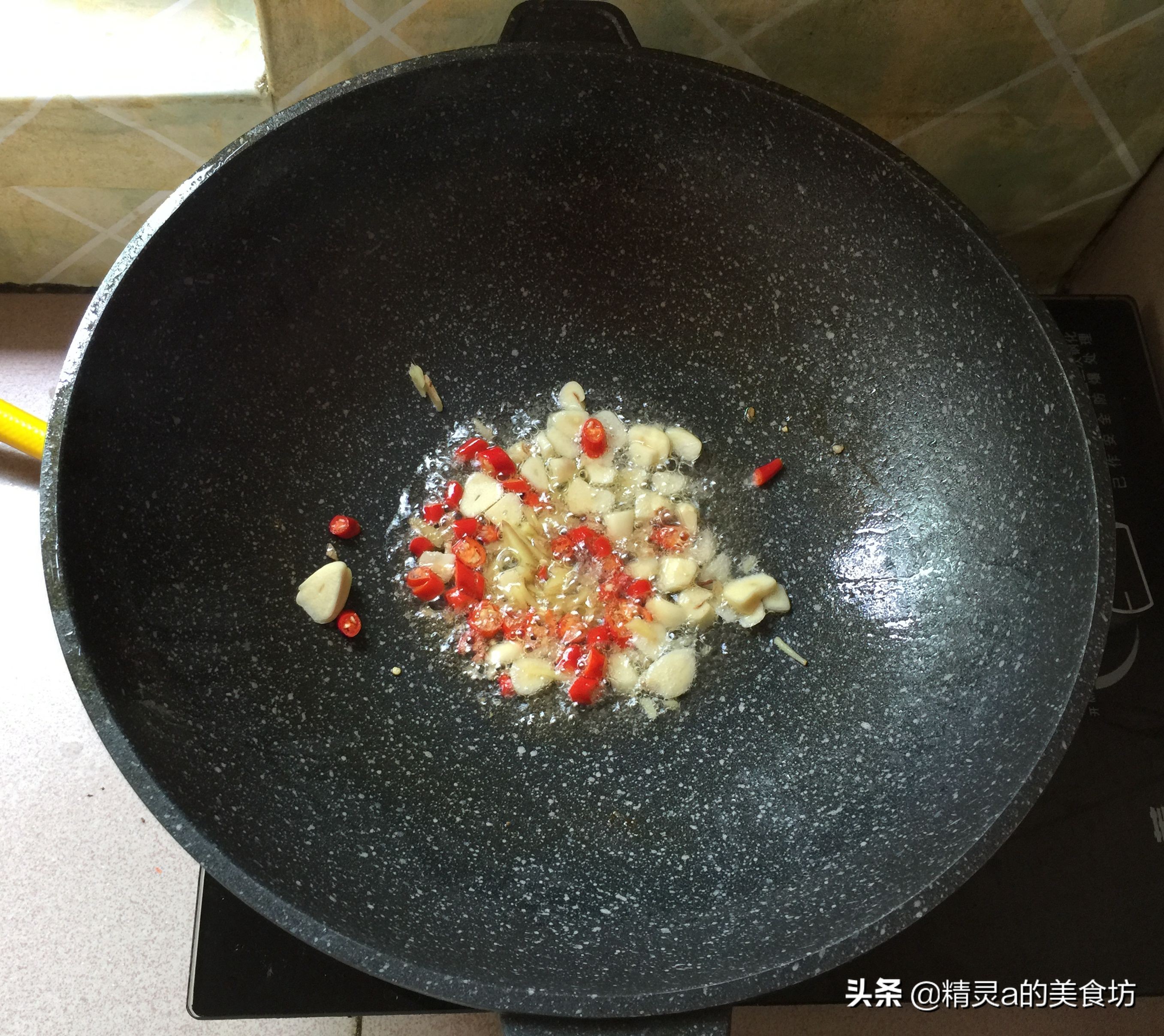 小河虾最美味的做法，又香又鲜，连壳一起吃，补钙又下饭，真好吃