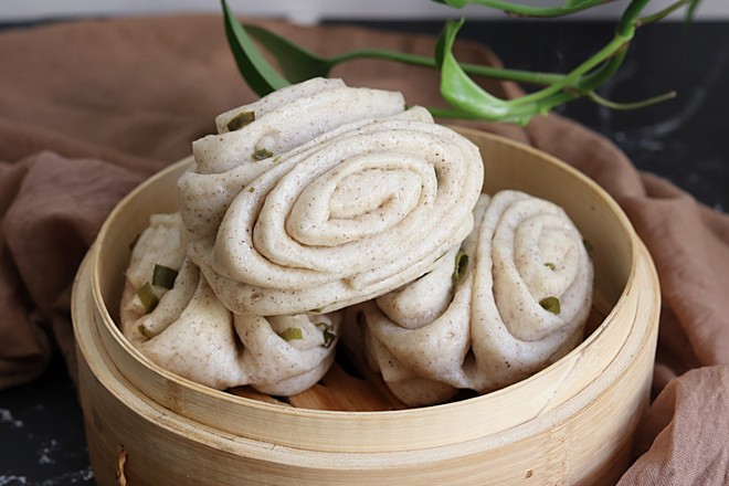 黑米营养丰富做法多样，蒸煮炒制皆美味，常食有益身体健康