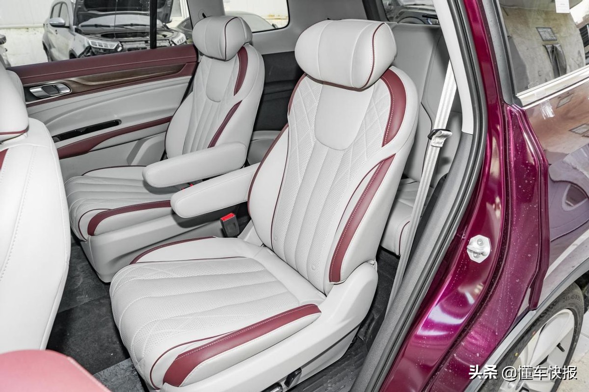 20万左右落地的2.0T中大型SUV，解析福特领裕铂领型