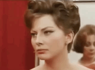 伊朗末代美艳王后！国王宠翻送天价珠宝，却因无法生育被流放