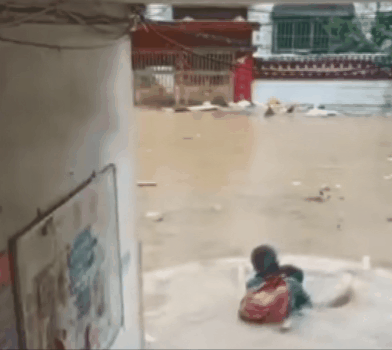 这届高考催泪瞬间，看到第一个就忍不住了