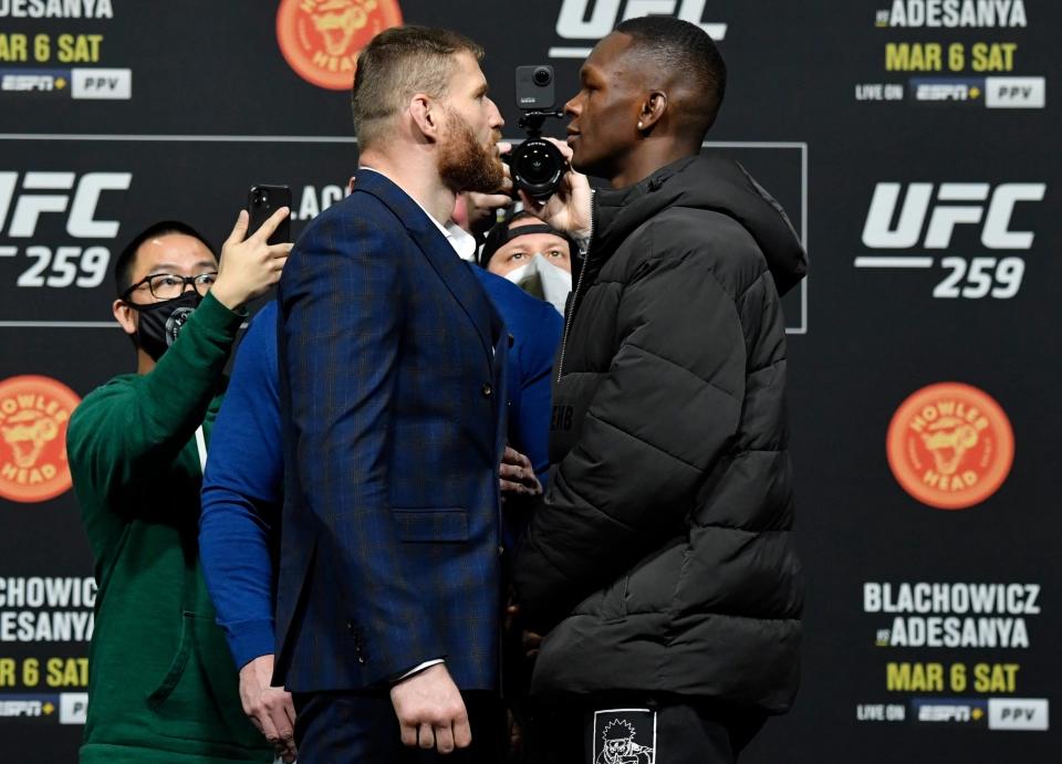 UFC第一人(黑龙望打破嘴炮最快双冠王纪录，誓超骨头小鹰成UFC历史第一人)