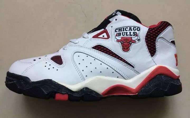 为什么匡威是nba官方的鞋(converse nba队徽鞋,中国鞋迷的篮球鞋启蒙