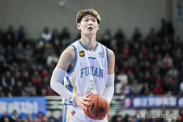 為什么中國球員去不去nba（這位中國球員，被灰熊選中，4年了，為何到現在還沒去NBA？）
