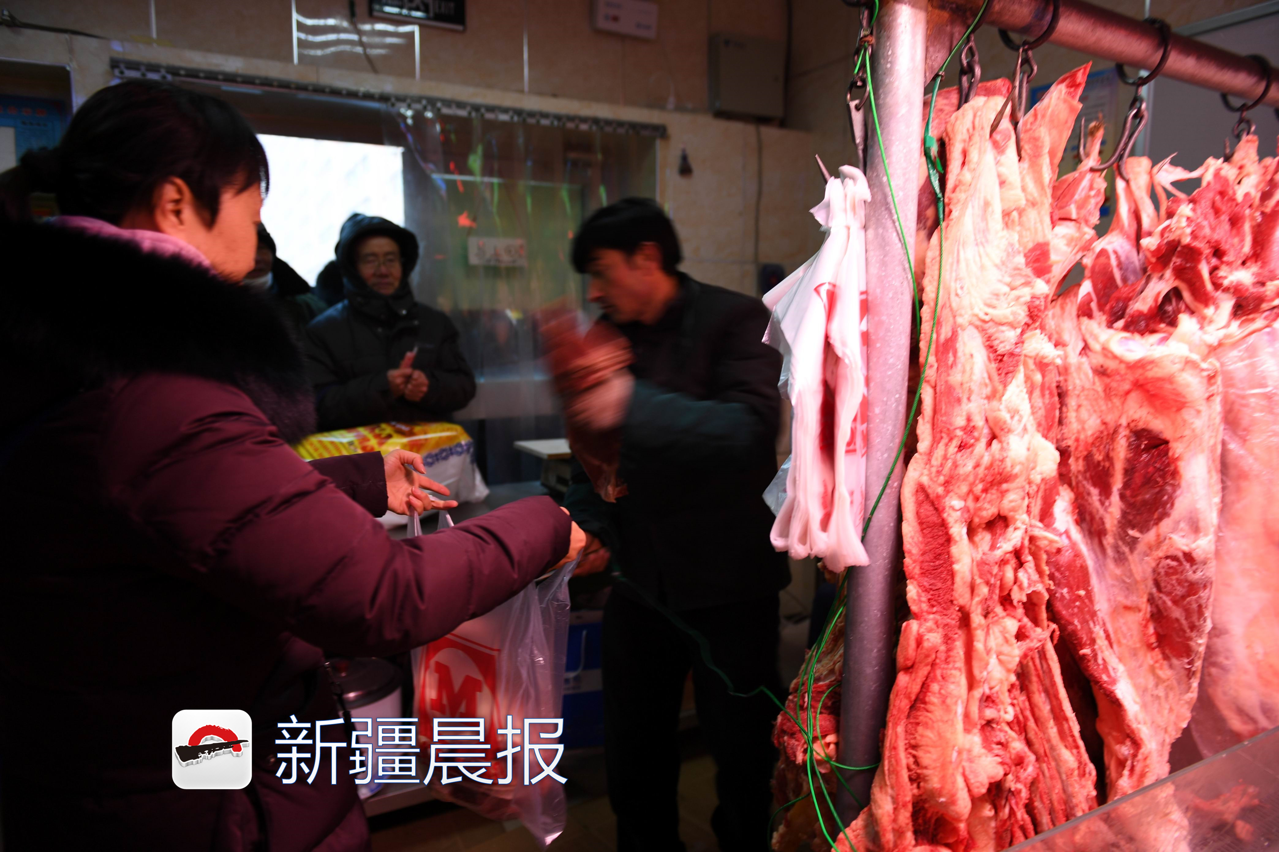 乌市储备肉销售火爆 鲜羊肉40元一公斤 鲜牛肉52元一公斤