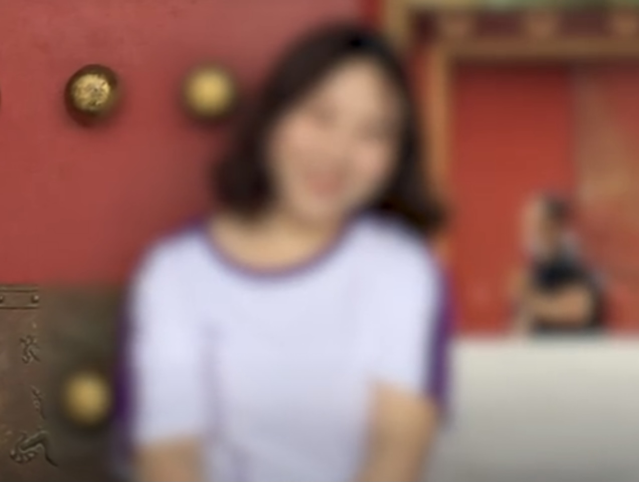 拿命控诉遛狗不牵绳！湖北女子跳楼自杀，被老太围追辱骂近两个月