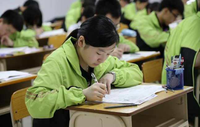高考又一后路被阻断，多地严禁招收复读生，考生将失去复读机会