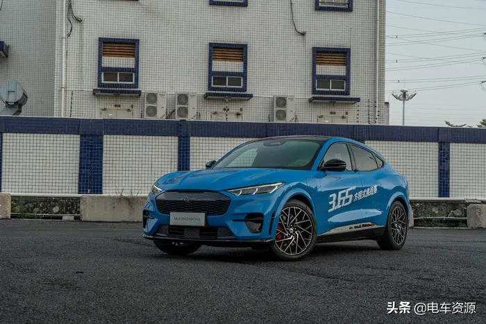 「电马」来袭！Model Y慌了吗？试驾福特Mustang Mach-E