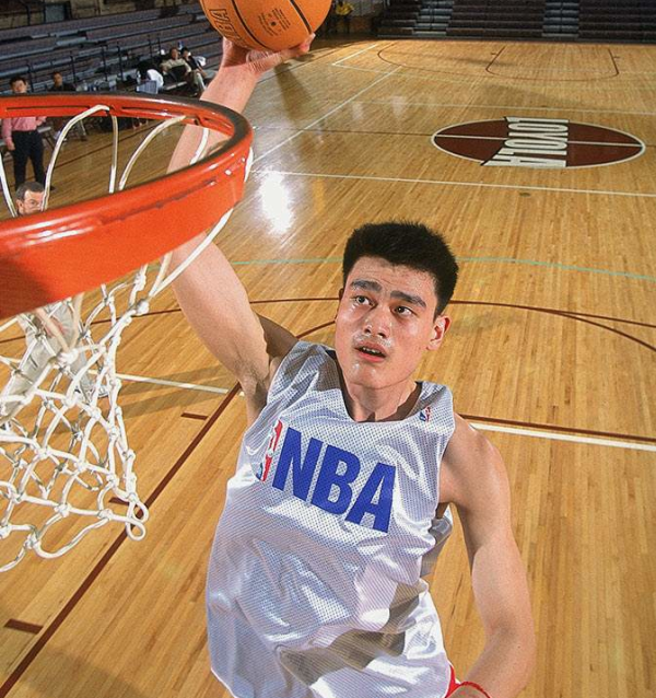 易建联nba首秀多少分（姚明NBA首秀0分，那么易建联、王治郅、孙悦和周琦呢？）-华海博客