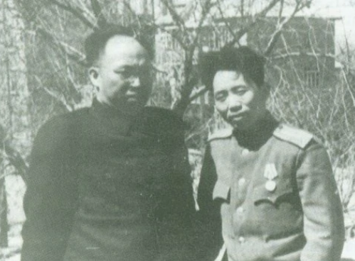 “雷公爷”刘亚楼顶撞毛泽东，毛主席却说：他说了算吧，我管不了