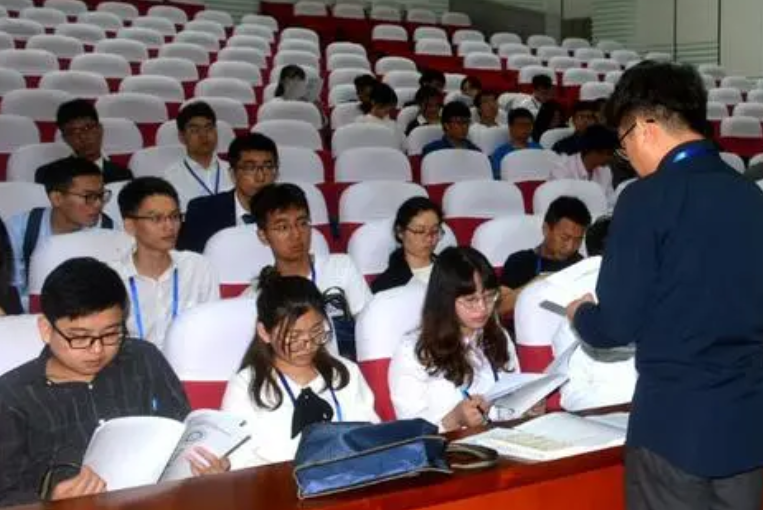 顶尖名校“中科大”考研爆冷，263分就能进复试，考生成功捡漏