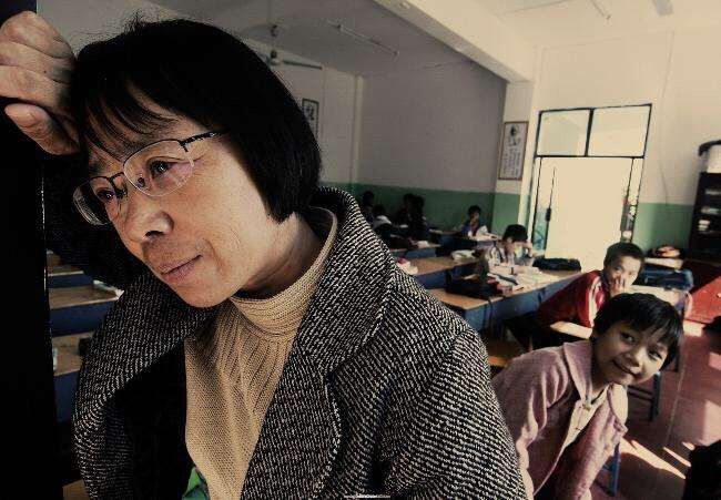 最后一课原型：一条破裤换来所学校，她让1800名女孩走出大山