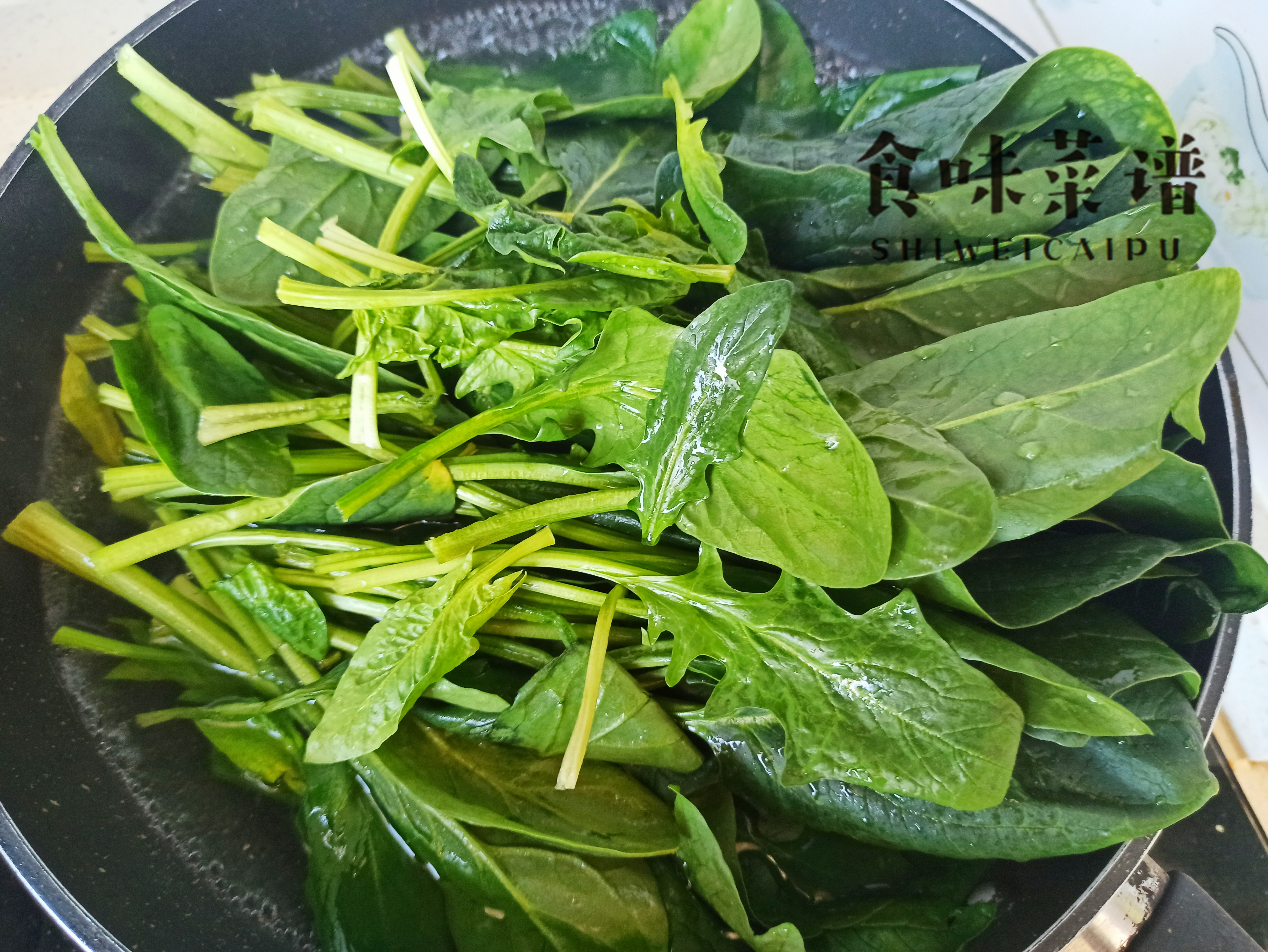 菠菜花生米凉拌怎么做（厨师长秘制美味凉拌菜做法分享）