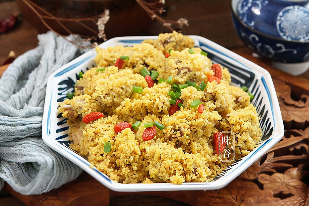 天冷了,小米别只会熬粥,蒸一蒸软糯鲜香,营养全面,老少都爱吃