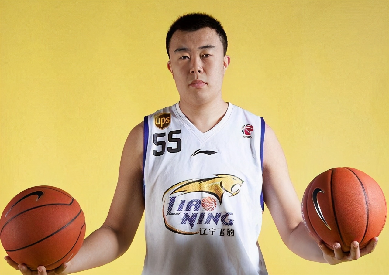 大韩是cba哪个队的(在cba效力了14个赛季,韩德君一共从辽篮赚到了多少