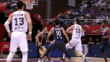 篮球转身抬肘犯规不（广东队第二场不输辽宁输给了自己，输给了裁判）-华海博客