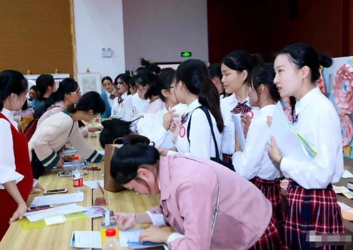 都是专科，430分考上和200分考上一样吗，差距不是一星半点