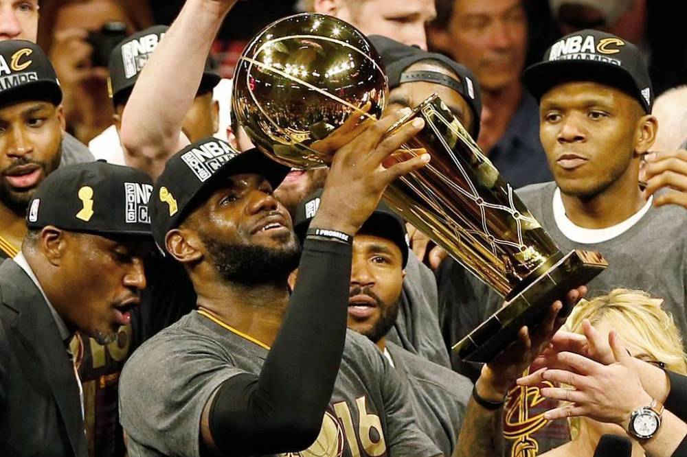 18年nba骑士对勇士得分数据（15-16赛季詹姆斯为骑士夺得队史首冠，个人数据有多炸裂？）