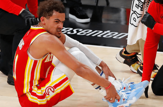 nba球員為什么打完球冷敷（NBA那些離譜的傷病：特雷楊踩裁判致崴腳，一人冰敷睡著直接報銷）