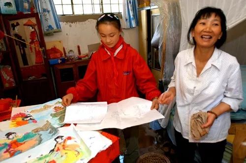 昆明街头救活昏迷少年的白衣小姐姐，原来她的故事也是传奇!