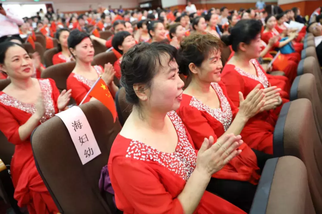 海淀区卫生健康系统“不忘初心、牢记使命”主题教育暨庆祝新中国成立70周年群众性合唱展演成功举办